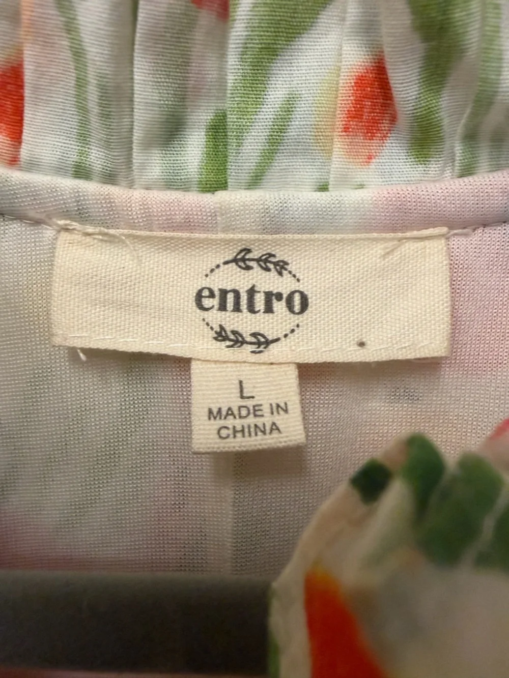 entro Floral Blouse in White, Green & Red-Orange - Picture 3 of 3